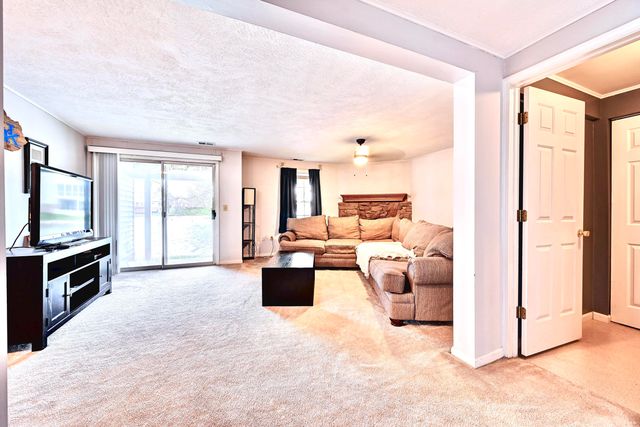 804 Horseshoe Lane, Florence, KY 41042