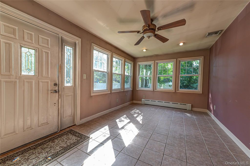 6 Bridle Way, Oakdale, NY 11769 — photo 5