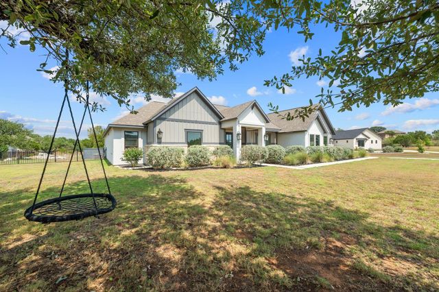 104 Rolling Hills CT, Spicewood, TX 78669