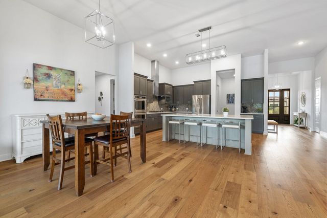 104 Rolling Hills CT, Spicewood, TX 78669