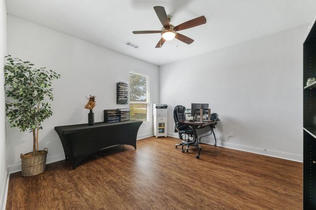 104 Rolling Hills CT, Spicewood, TX 78669