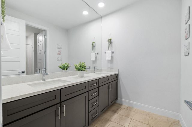 104 Rolling Hills CT, Spicewood, TX 78669