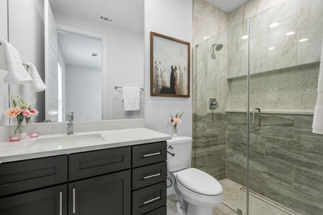 104 Rolling Hills CT, Spicewood, TX 78669