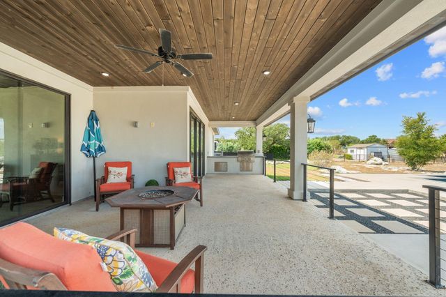 104 Rolling Hills CT, Spicewood, TX 78669