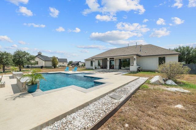 104 Rolling Hills CT, Spicewood, TX 78669