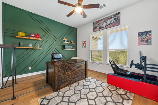 104 Rolling Hills CT, Spicewood, TX 78669