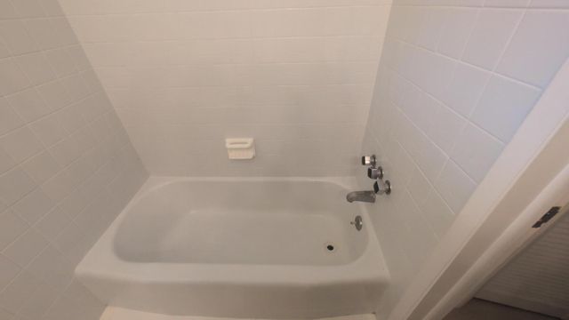 2755 NE 28th Avenue F1, Lighthouse Point, FL 33064