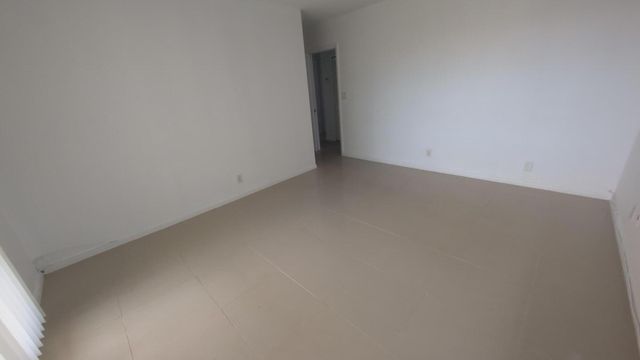 2755 NE 28th Avenue F1, Lighthouse Point, FL 33064