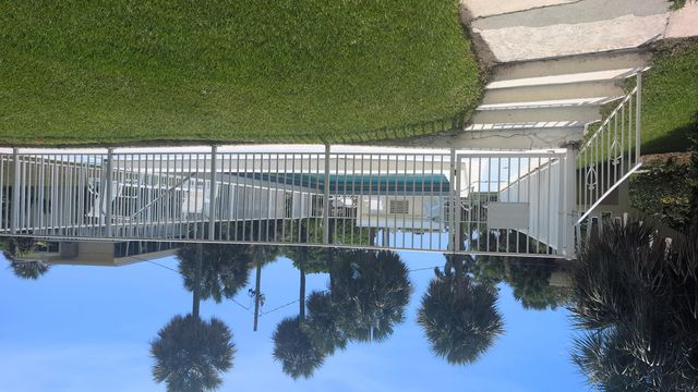 2755 NE 28th Avenue F1, Lighthouse Point, FL 33064