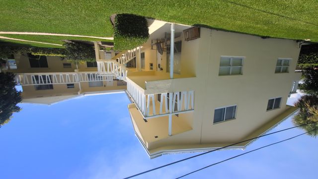 2755 NE 28th Avenue F1, Lighthouse Point, FL 33064