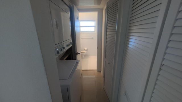 2755 NE 28th Avenue F1, Lighthouse Point, FL 33064