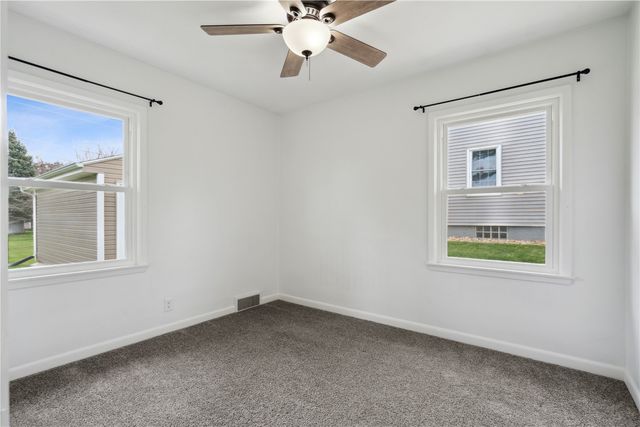 1129 Washington Drive, Marion, IA 52302