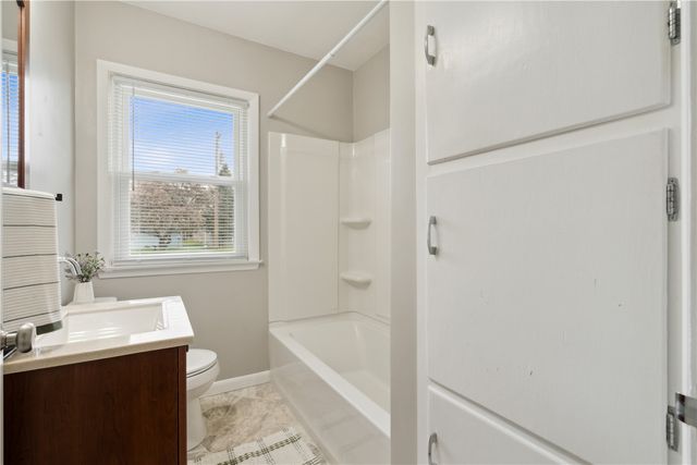 1129 Washington Drive, Marion, IA 52302