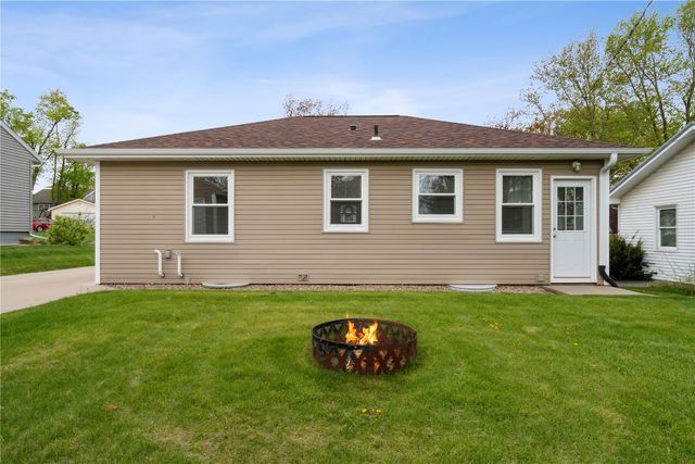 1129 Washington Drive, Marion, IA 52302