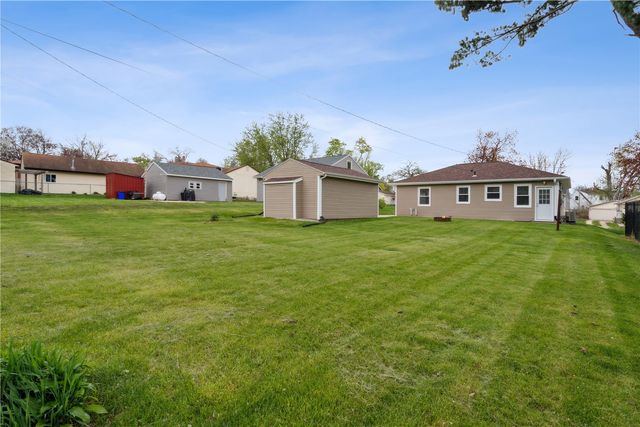 1129 Washington Drive, Marion, IA 52302