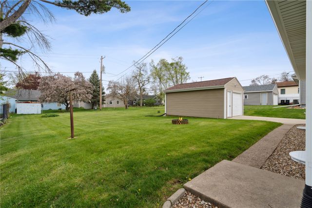 1129 Washington Drive, Marion, IA 52302