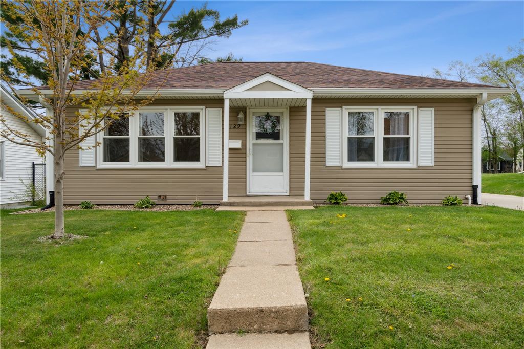 1129 Washington Drive, Marion, IA 52302