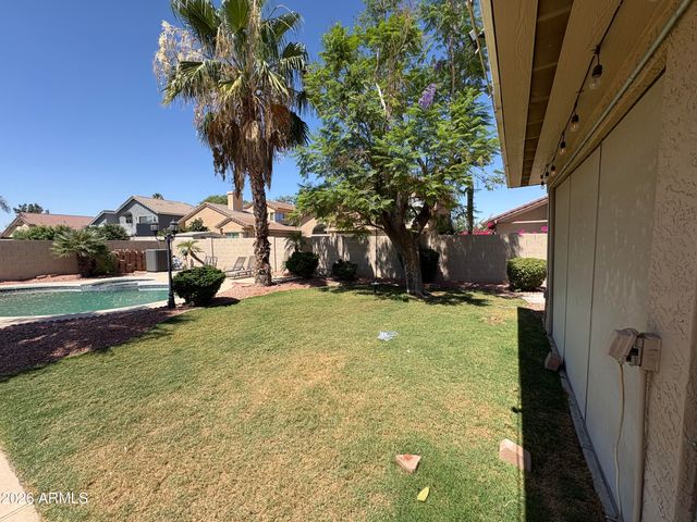 7035 W MORROW Drive, Glendale, AZ 85308