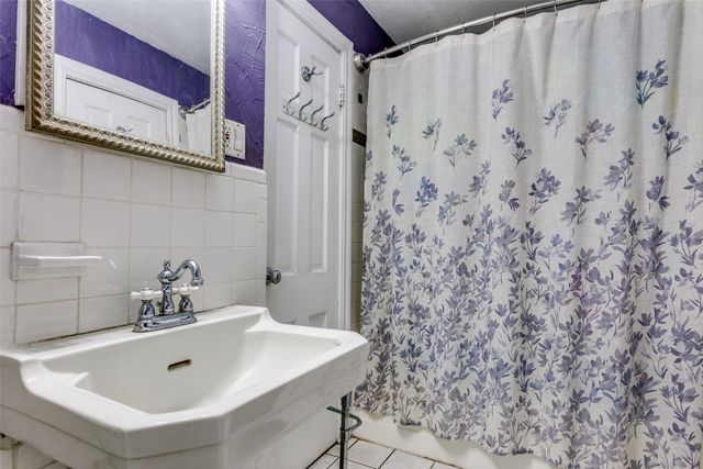 3721 Westcliff Road S, Fort Worth, TX 76109