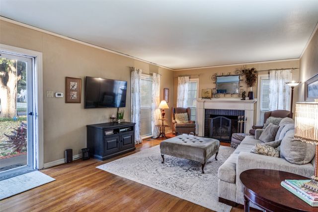 3721 Westcliff Road S, Fort Worth, TX 76109