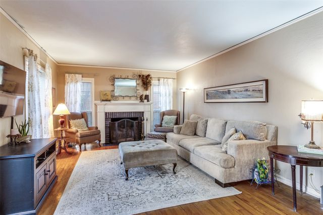 3721 Westcliff Road S, Fort Worth, TX 76109