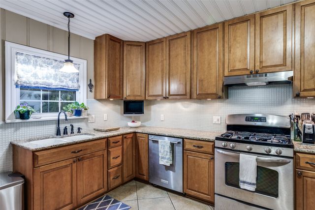 3721 Westcliff Road S, Fort Worth, TX 76109