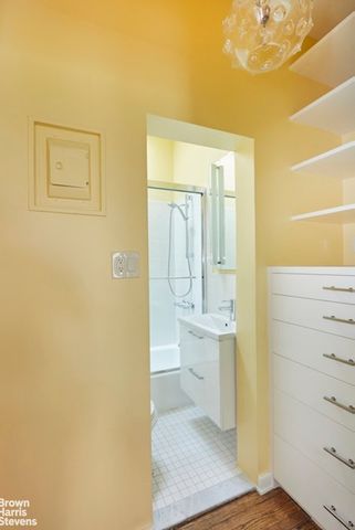 23 E 37th St Apt 5R, New York City, NY 10016