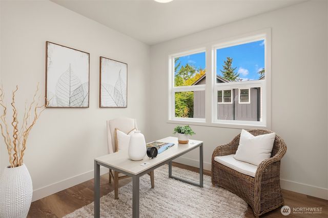 817 18th Avenue W, Kirkland, WA 98033