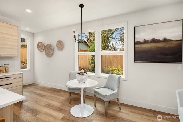 817 18th Avenue W, Kirkland, WA 98033