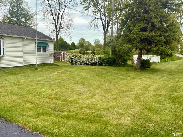 2139 Sandy Creek Rd, Frenchtown Twp, MI 48162