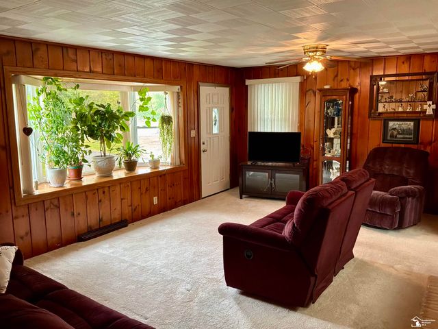 2139 Sandy Creek Rd, Frenchtown Twp, MI 48162