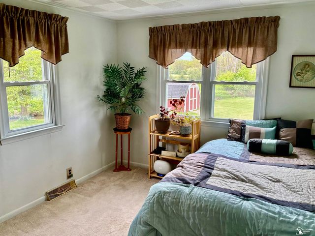 2139 Sandy Creek Rd, Frenchtown Twp, MI 48162