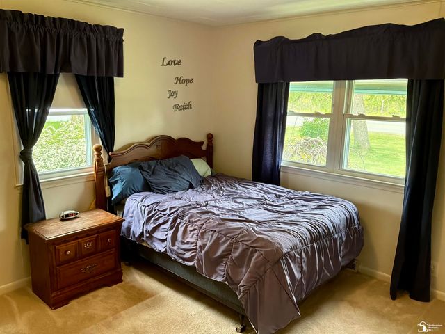 2139 Sandy Creek Rd, Frenchtown Twp, MI 48162