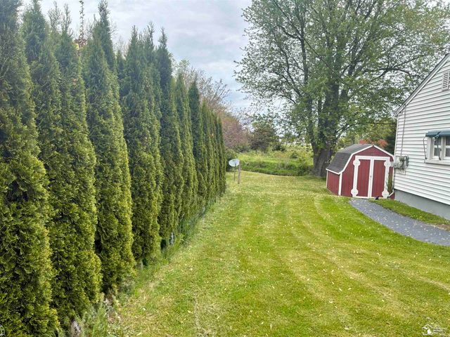 2139 Sandy Creek Rd, Frenchtown Twp, MI 48162