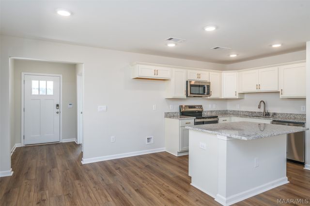 28 Coolidge Drive, Wetumpka, AL 36092