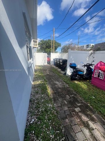 923 SE 2nd Ave 1-6, Hallandale Beach, FL 33009