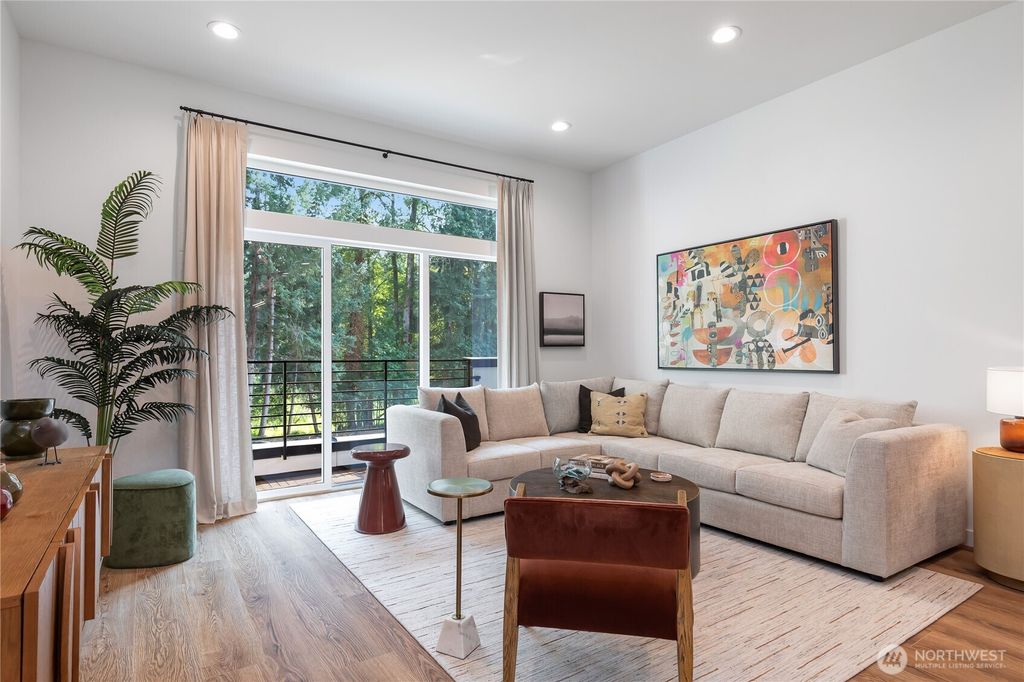 1182 129th Court NE, Bellevue, WA 98005