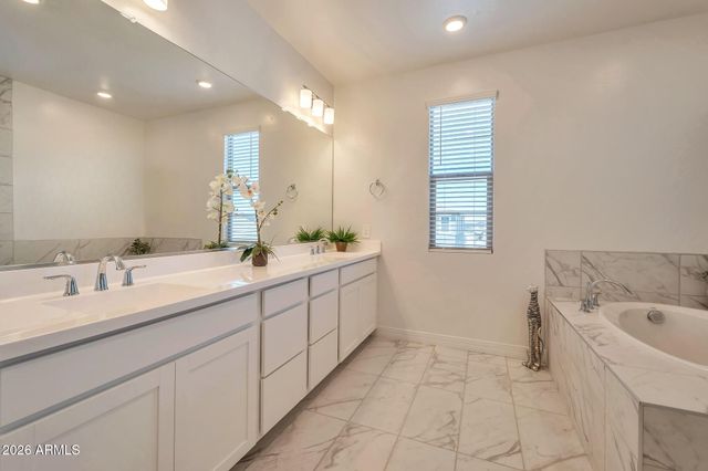 22696 E BONANZA Way, Queen Creek, AZ 85142