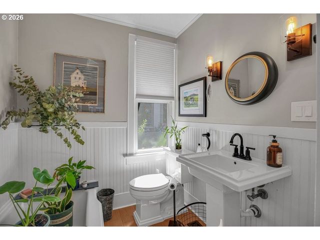 828 7TH St, Lake Oswego, OR 97034