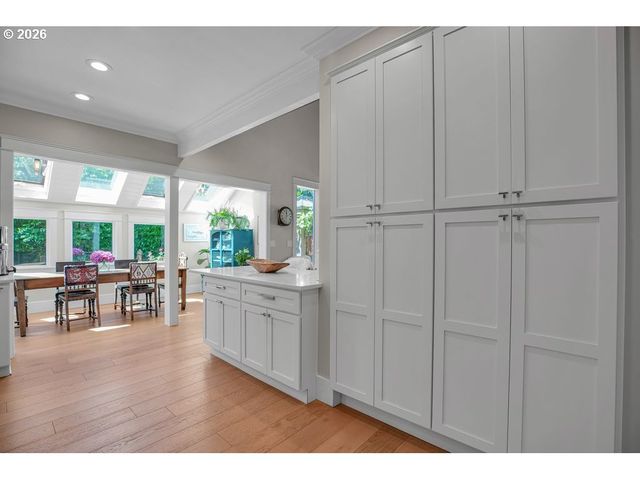 828 7TH St, Lake Oswego, OR 97034