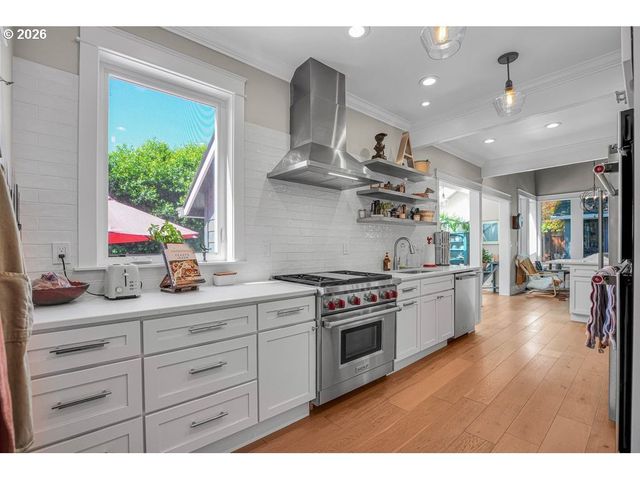 828 7TH St, Lake Oswego, OR 97034