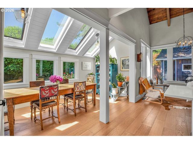 828 7TH St, Lake Oswego, OR 97034