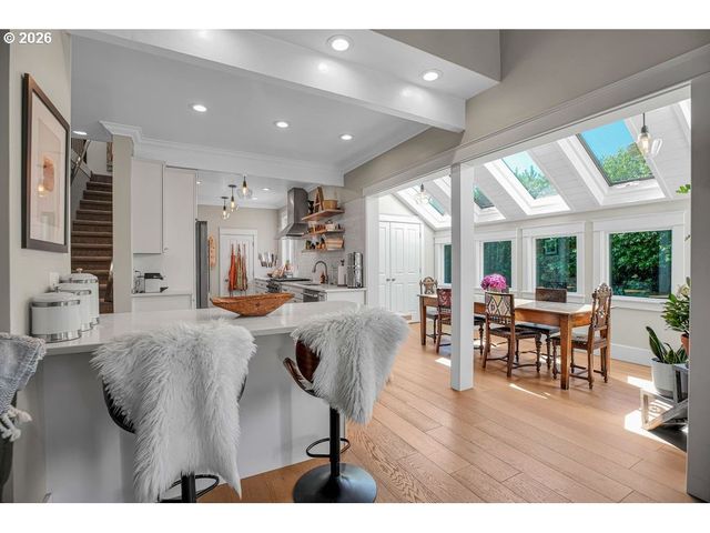 828 7TH St, Lake Oswego, OR 97034