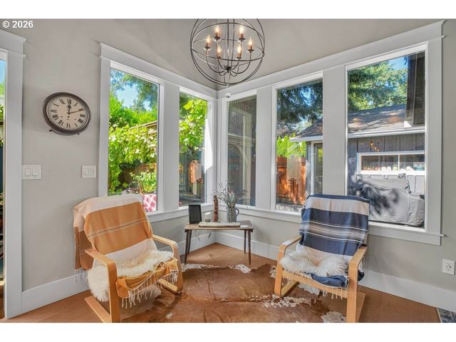 828 7TH St, Lake Oswego, OR 97034