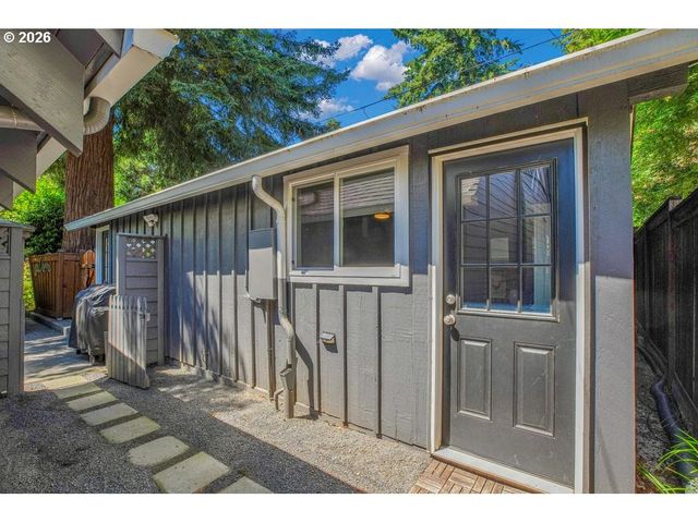 828 7TH St, Lake Oswego, OR 97034