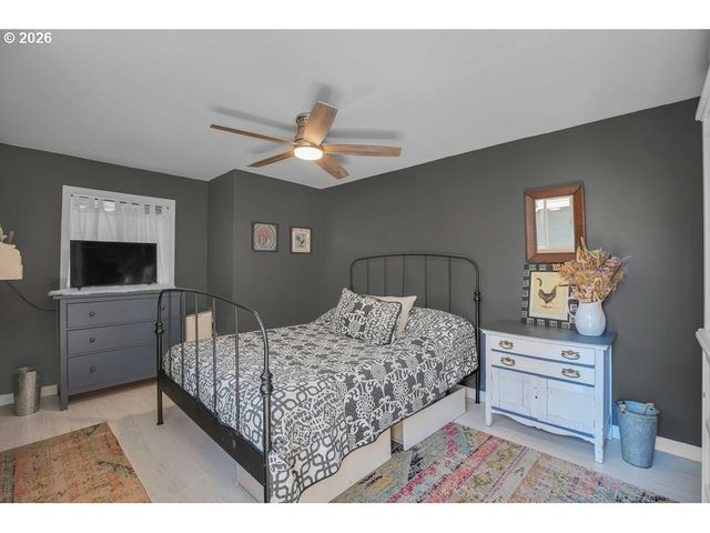 828 7TH St, Lake Oswego, OR 97034