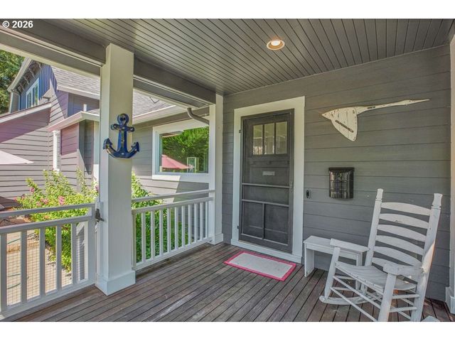 828 7TH St, Lake Oswego, OR 97034