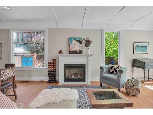 828 7TH St, Lake Oswego, OR 97034