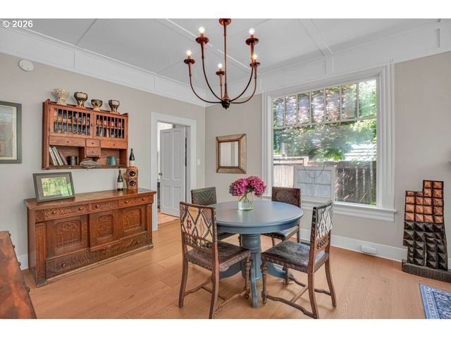 828 7TH St, Lake Oswego, OR 97034