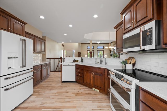 811 NW Boulder Point Place, Ankeny, IA 50023